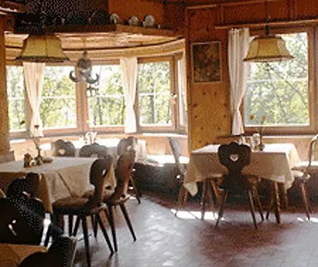 Heimgartl Bed & Breakfast 3*