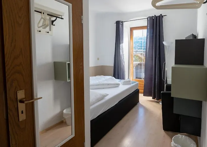 فندق مبيت وإفطار هايمغارتل للمبيت والإفطار إنسبروك